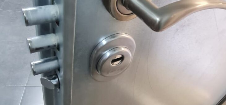 Montaje de obra para puertas acorazadas: ¿qué necesitas saber antes de empezar?