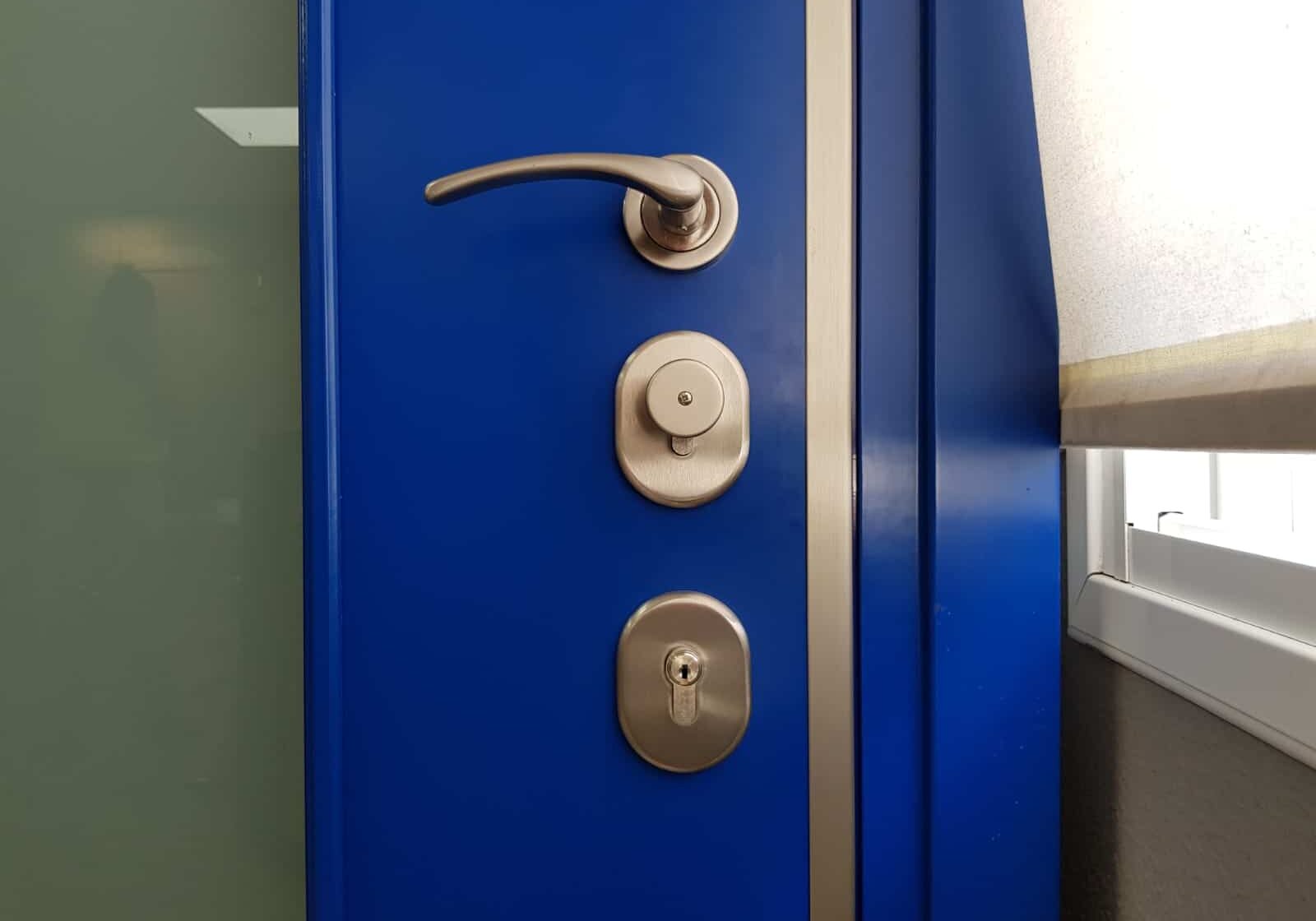 Instalacón de puertas acorazadas